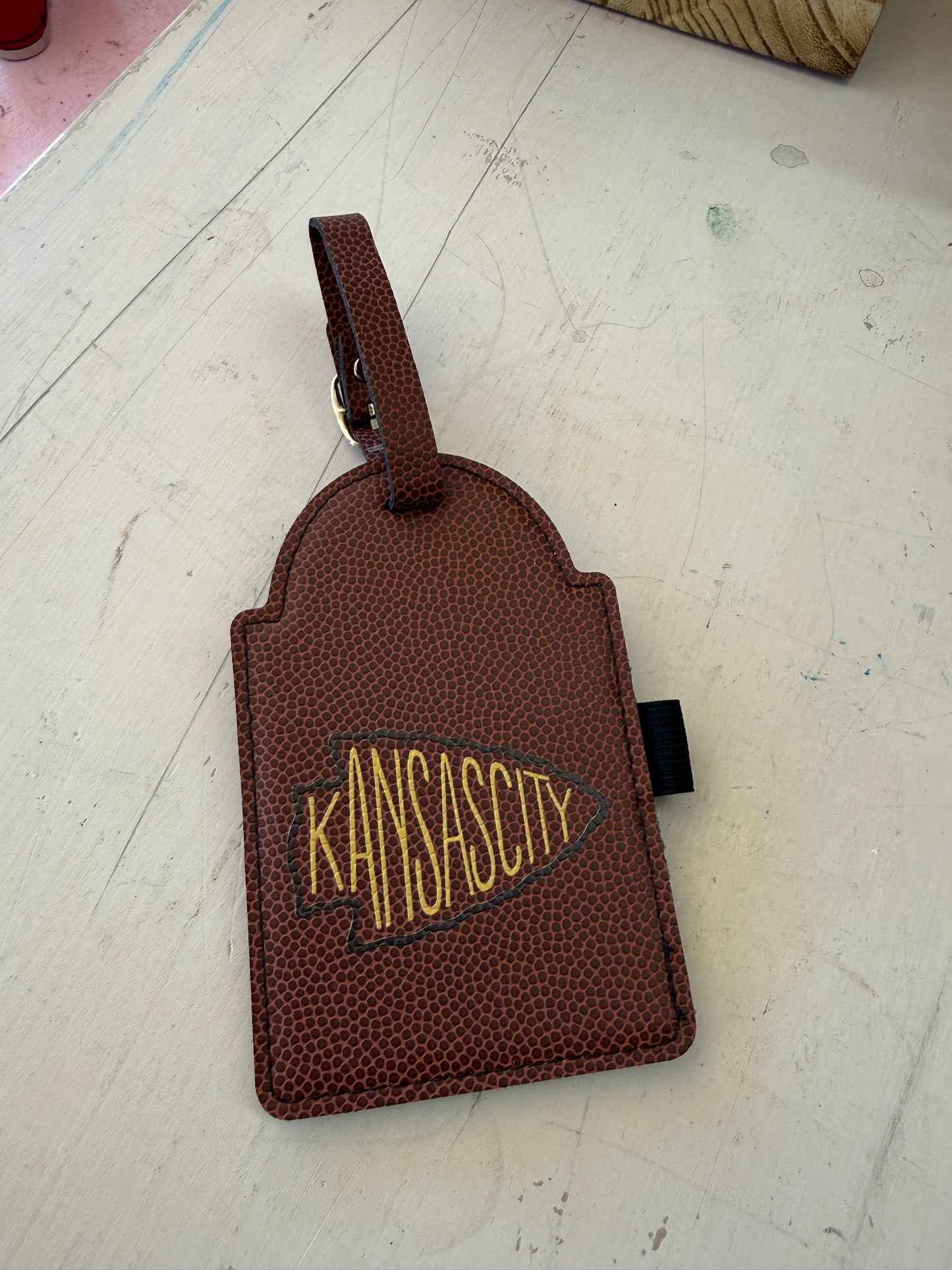 UV Printed Yellow Arrowhead Kingdom Golf Bag Tag