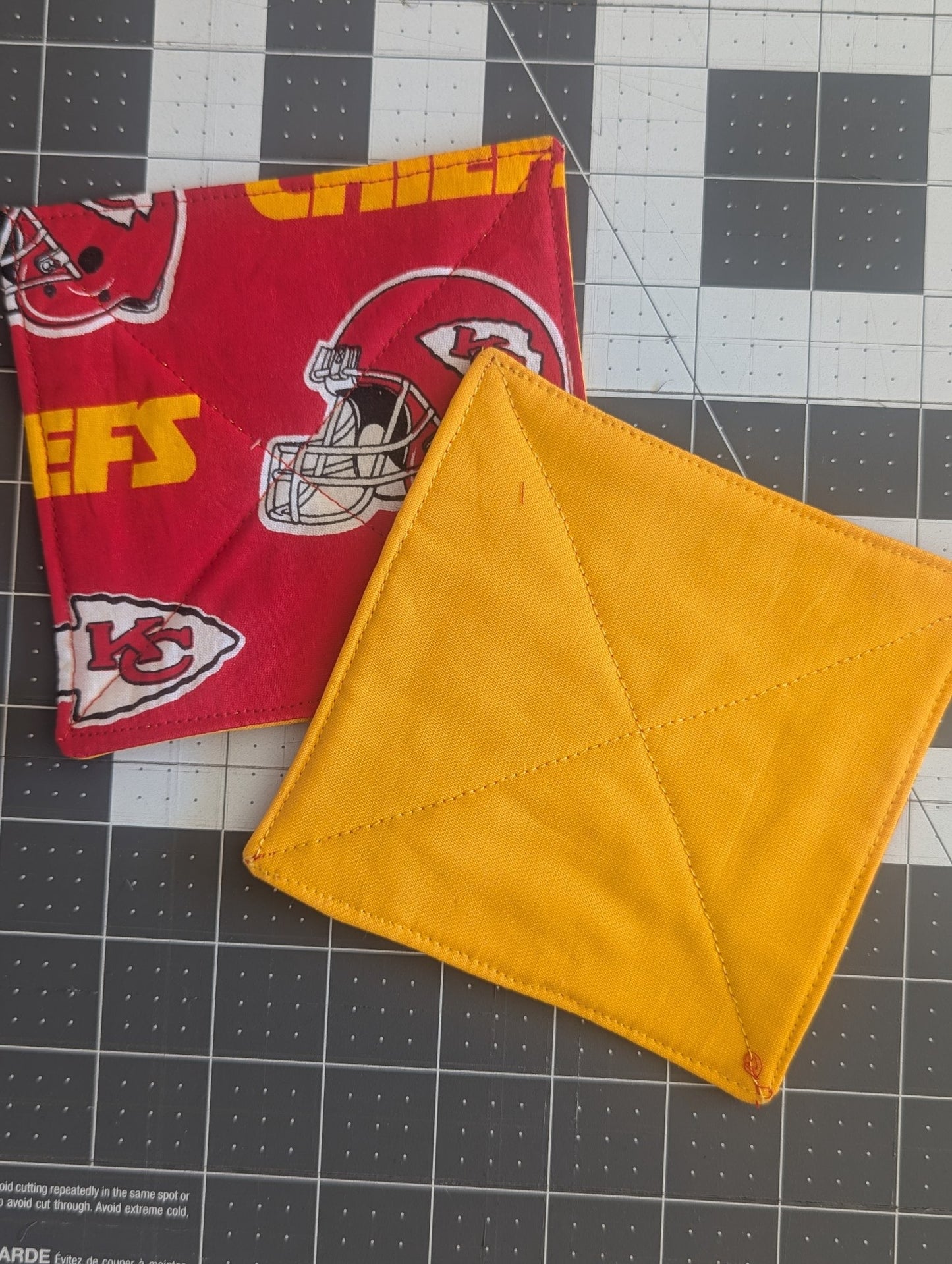 6962d7ad3c88180e99189941_chiefs-red-helmet-coaster-front-back-large_1769624315296.jpg