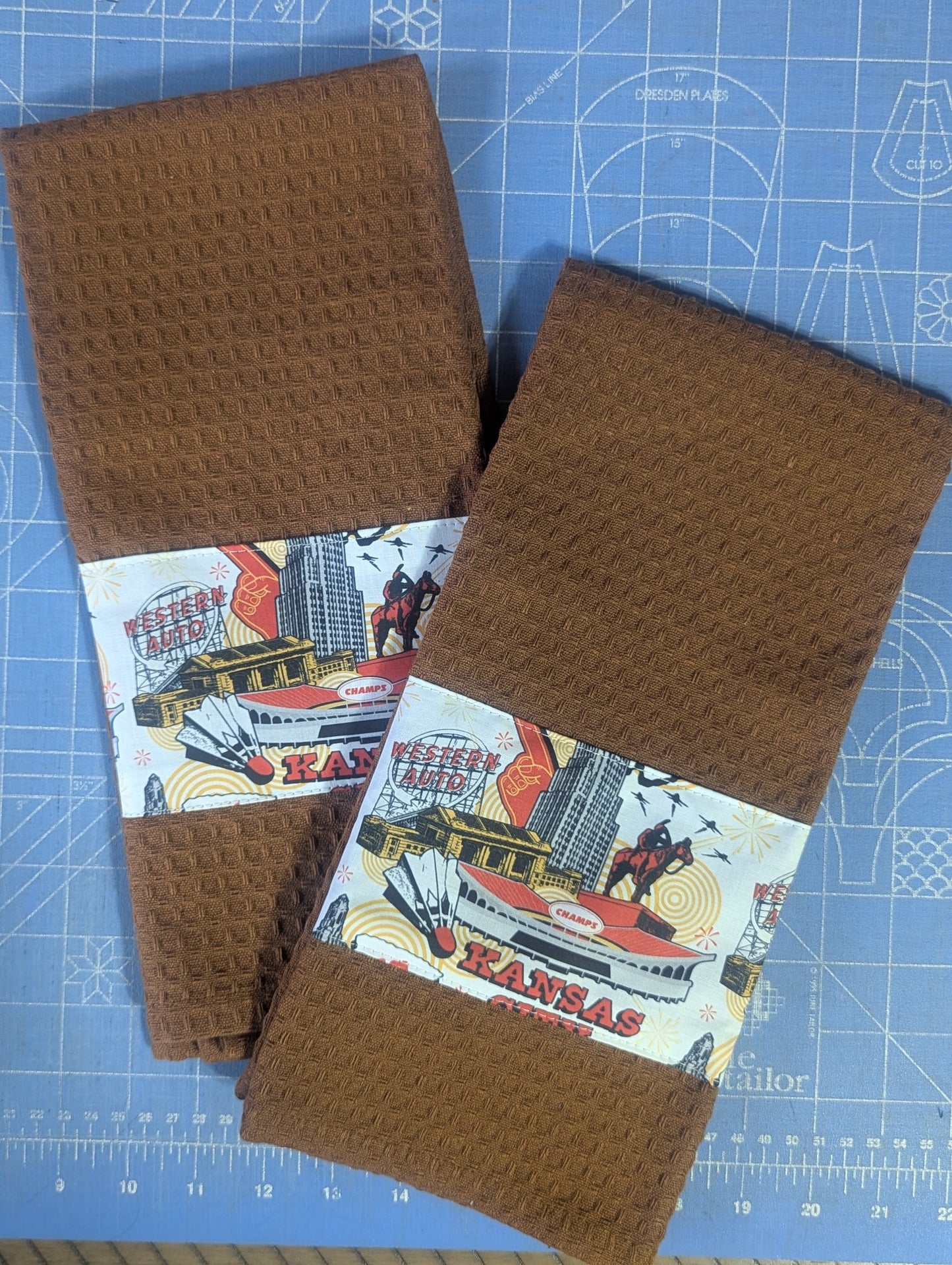 6962d7ad3c88180e99189941_towel-kc-landmarks-brown_1769473885911.jpg
