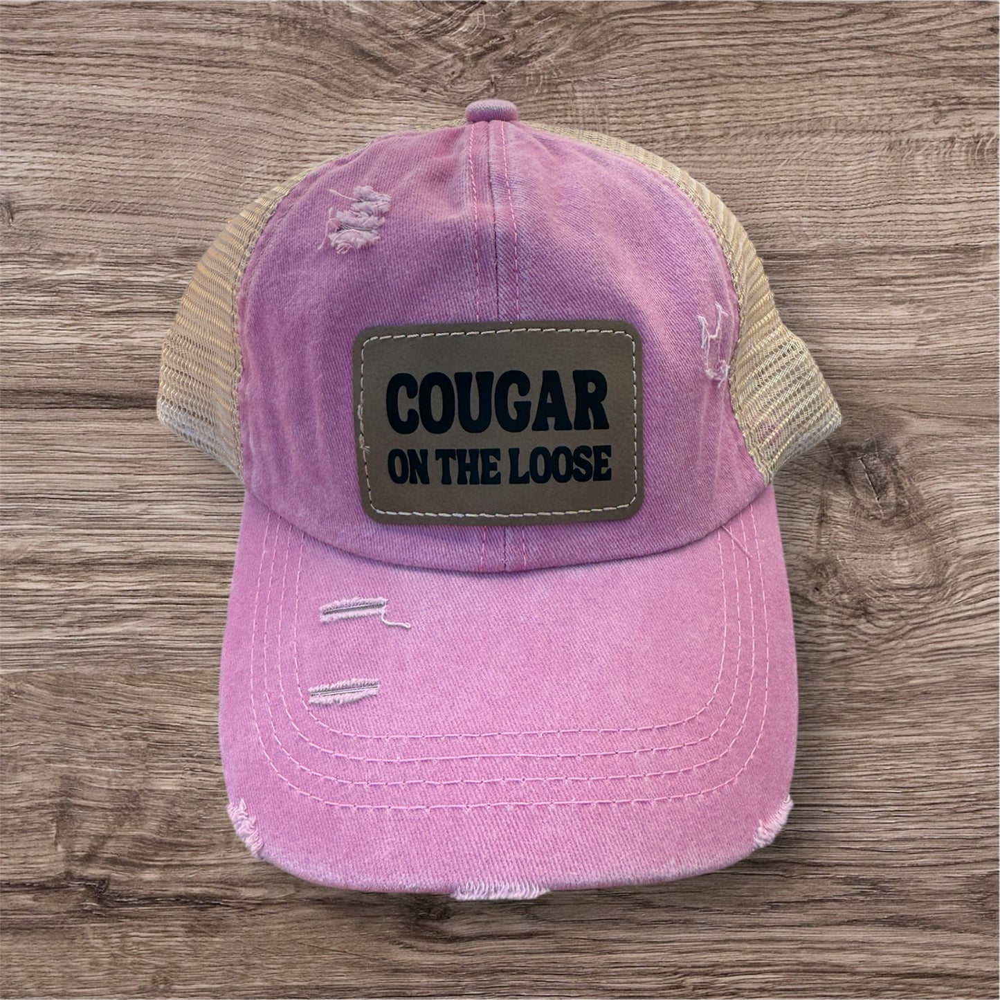 Engraved Cougar On The Loose Women's Criss Cross hat